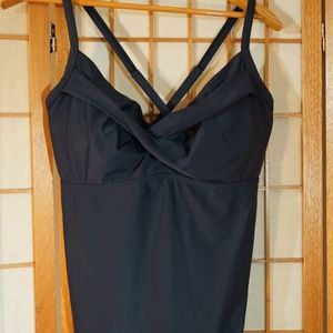 SALE Athleta Twister Tankini Top Size 40 D/DD Tall